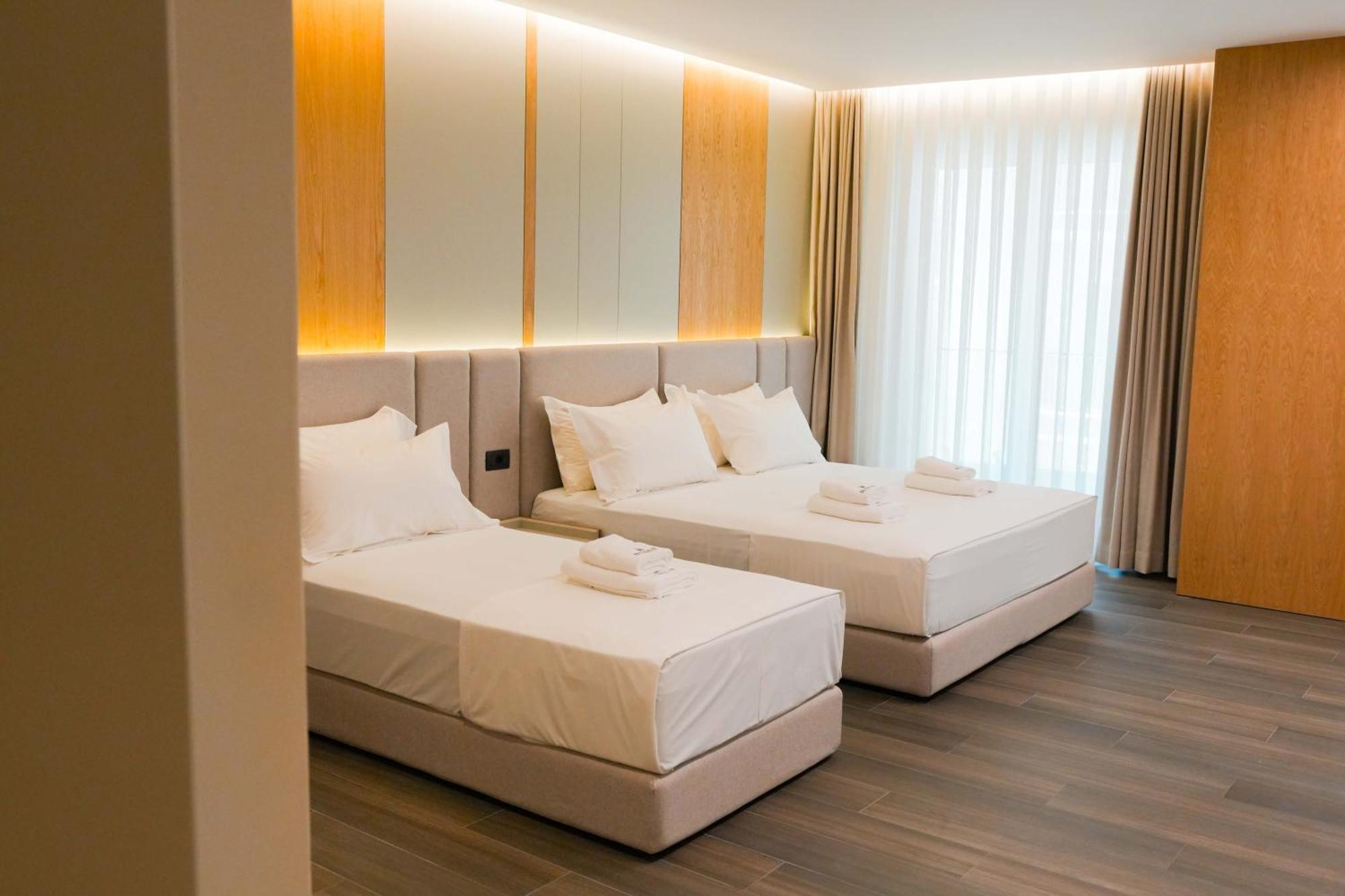 Ilyonis & Hotel