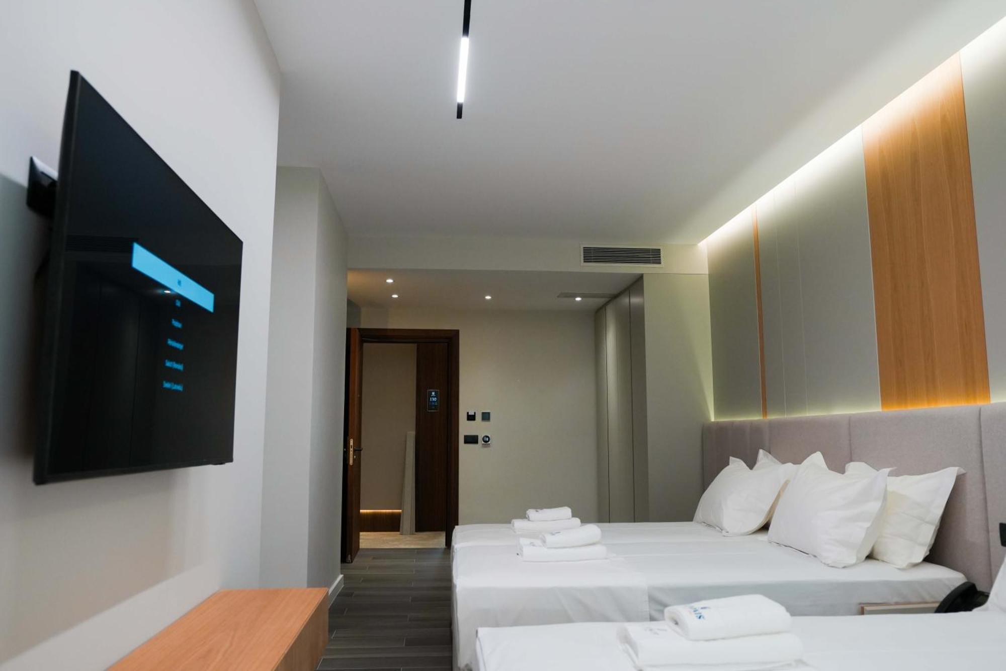 Ilyonis & Hotel